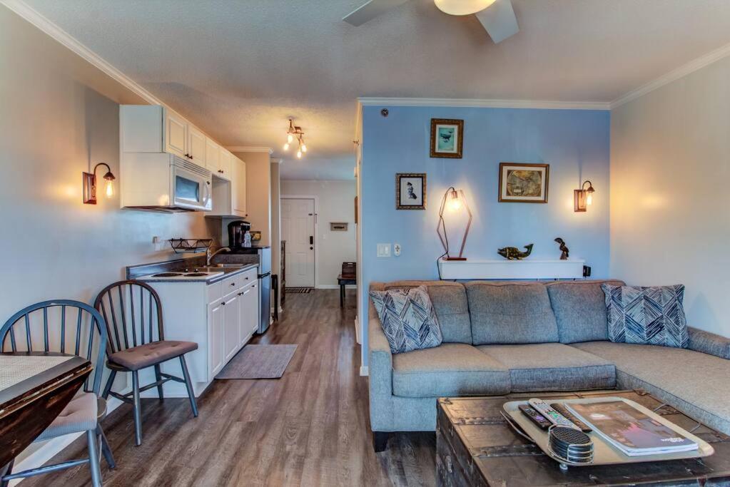 Apartmán Kraken'S Den * Oceanview * Steps To Ocean * Pool Carolina Beach Exteriér fotografie