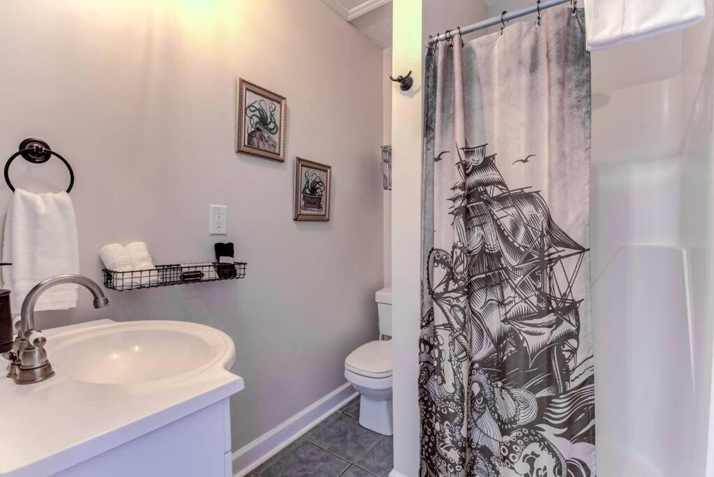 Apartmán Kraken'S Den * Oceanview * Steps To Ocean * Pool Carolina Beach Exteriér fotografie